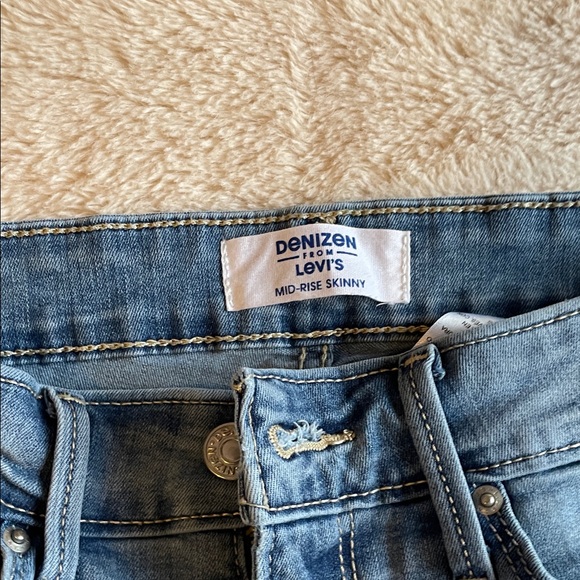 Denizen from Levi's Light Blue Skinny Jeans - Picture 2 of 5